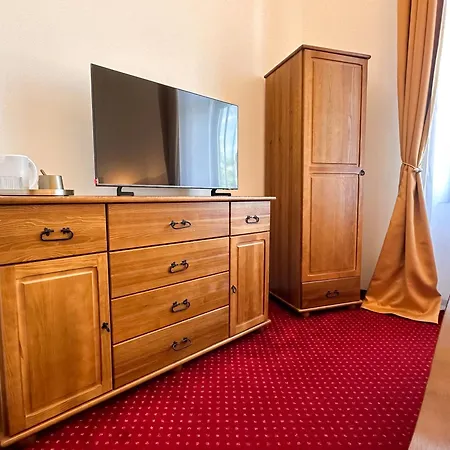 Pensjonat Cerny Leknin 3*